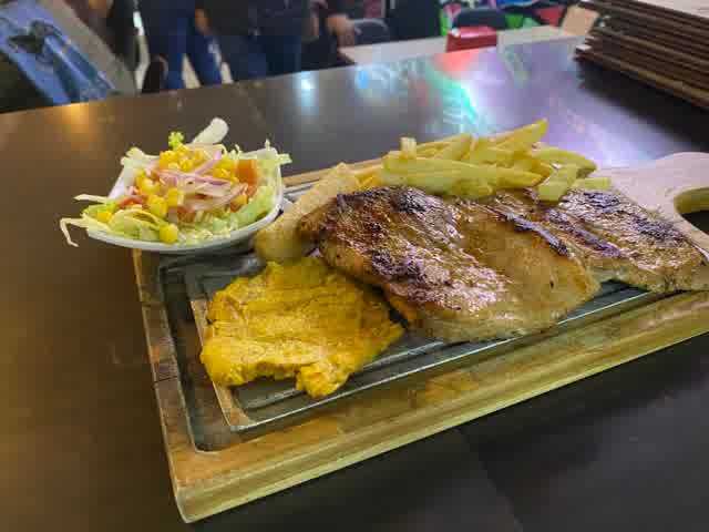 LOMO DE CERDO A LA PLANCHA